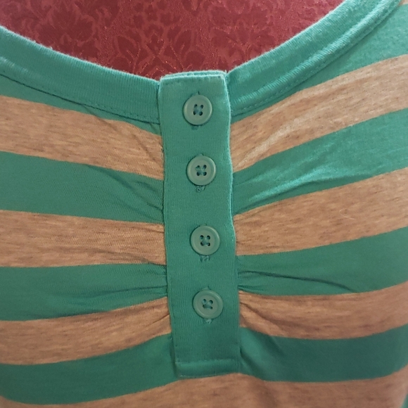 Teal & Grey Striped 4 button tee Gap - NWT size S - Picture 3 of 5
